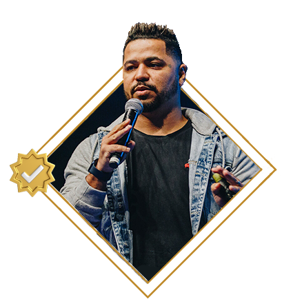 JONATHAN LEÃO